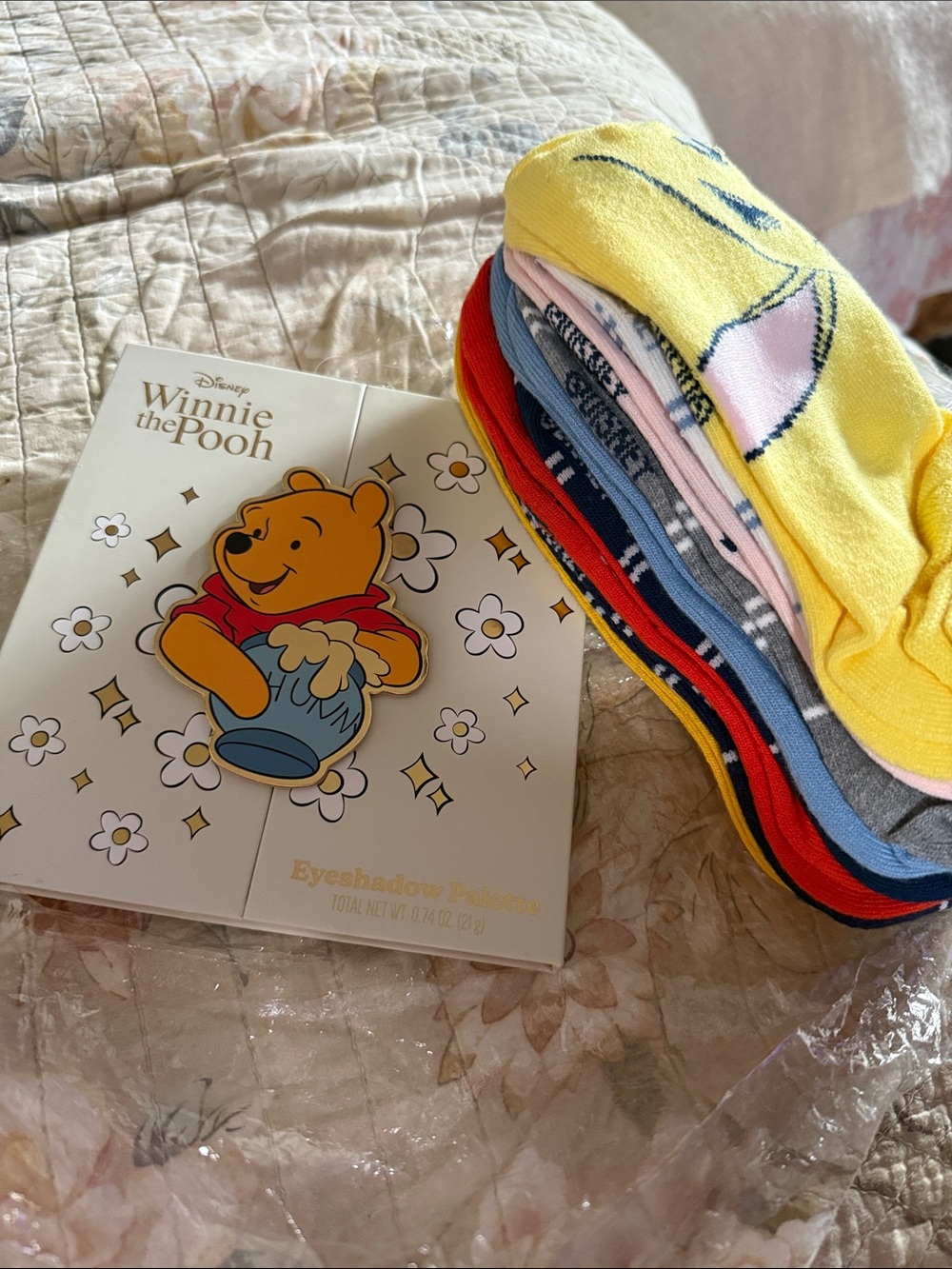 Disney Winnie the Pooh Eyeshadow Palette with 9 Bright Multicolor Socks NWOT